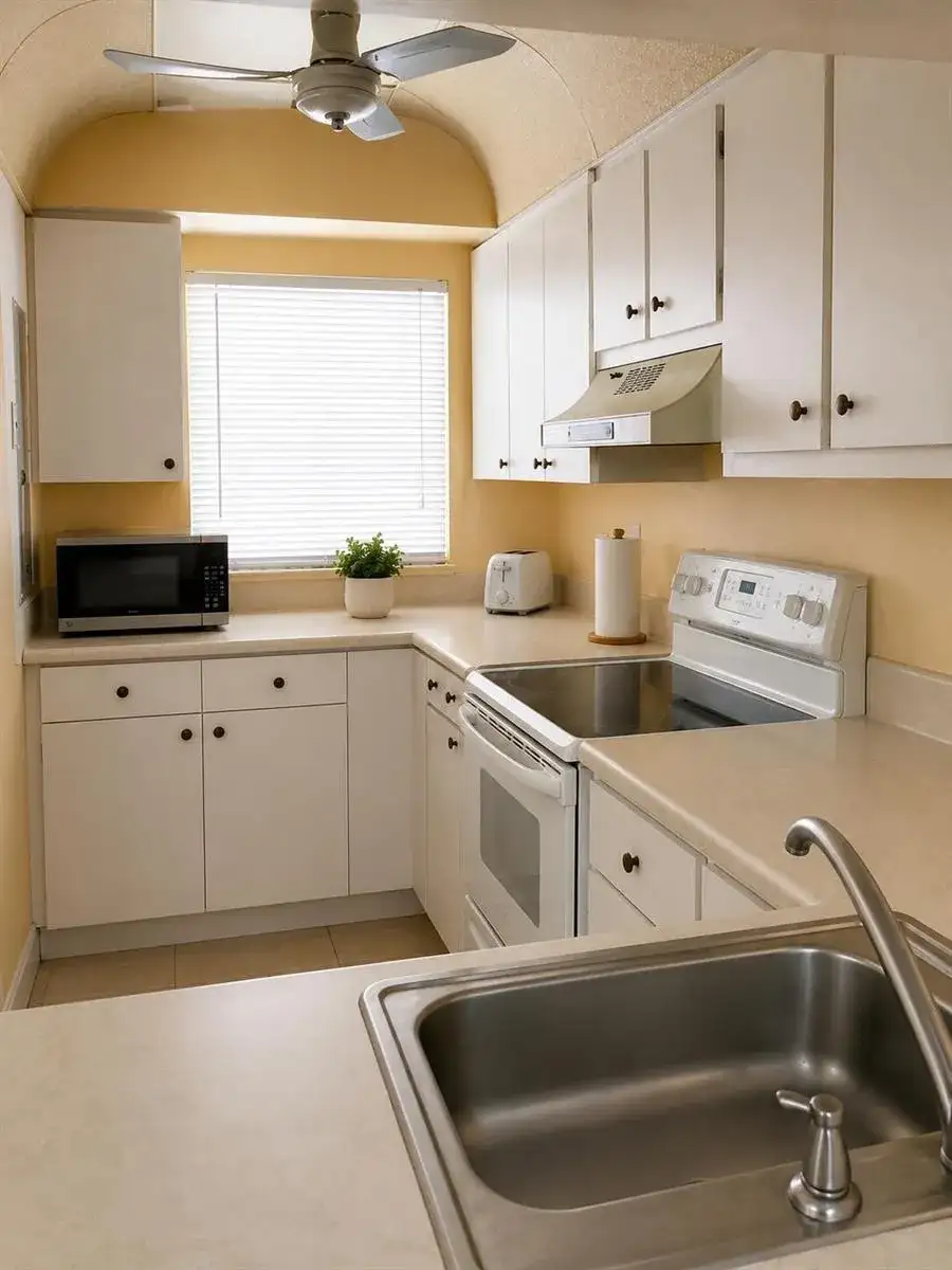 9325 LAGOON Place # 107, Davie FL 33324 photo 5