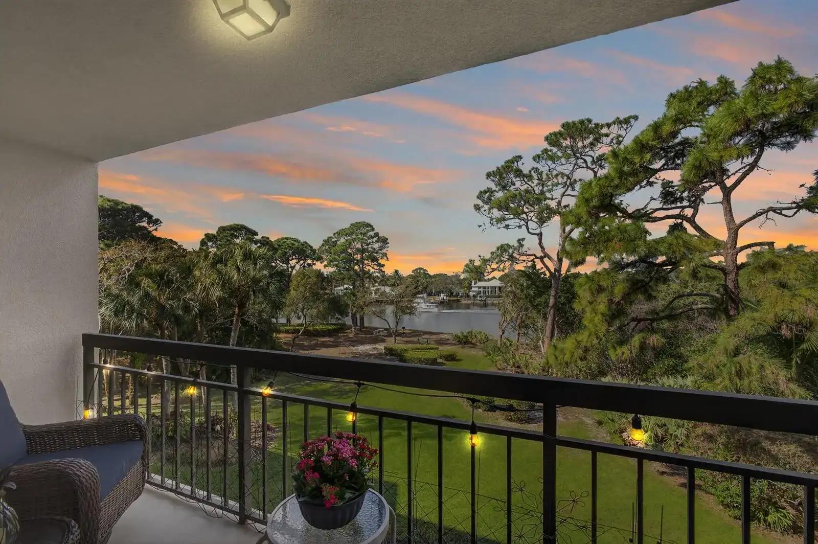 1901 MARINA ISLE Way # 304, Jupiter FL 33477