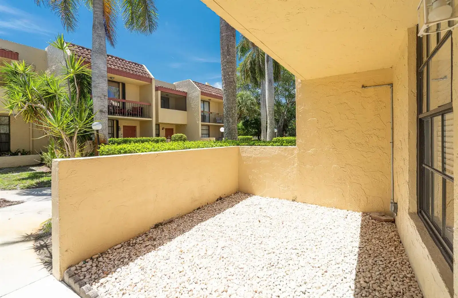 769 SE 1st Way, Deerfield Beach FL 33441 photo 4