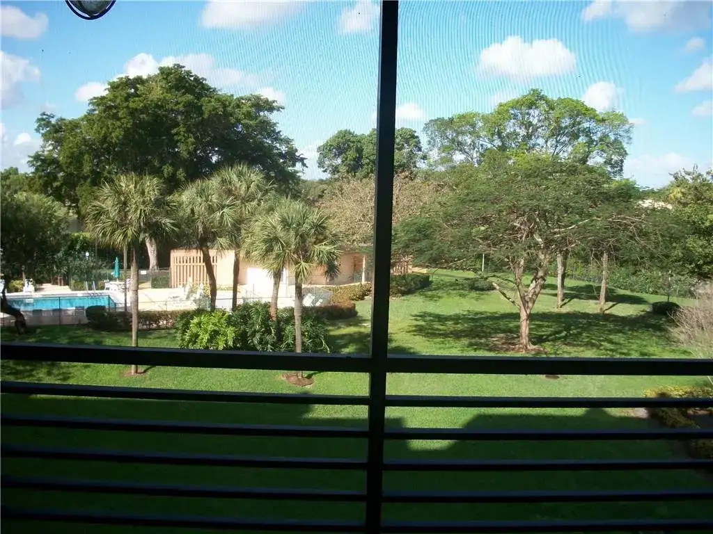 900 SAINT CHARLES Place # 311, Pembroke Pines FL 33026 photo 3