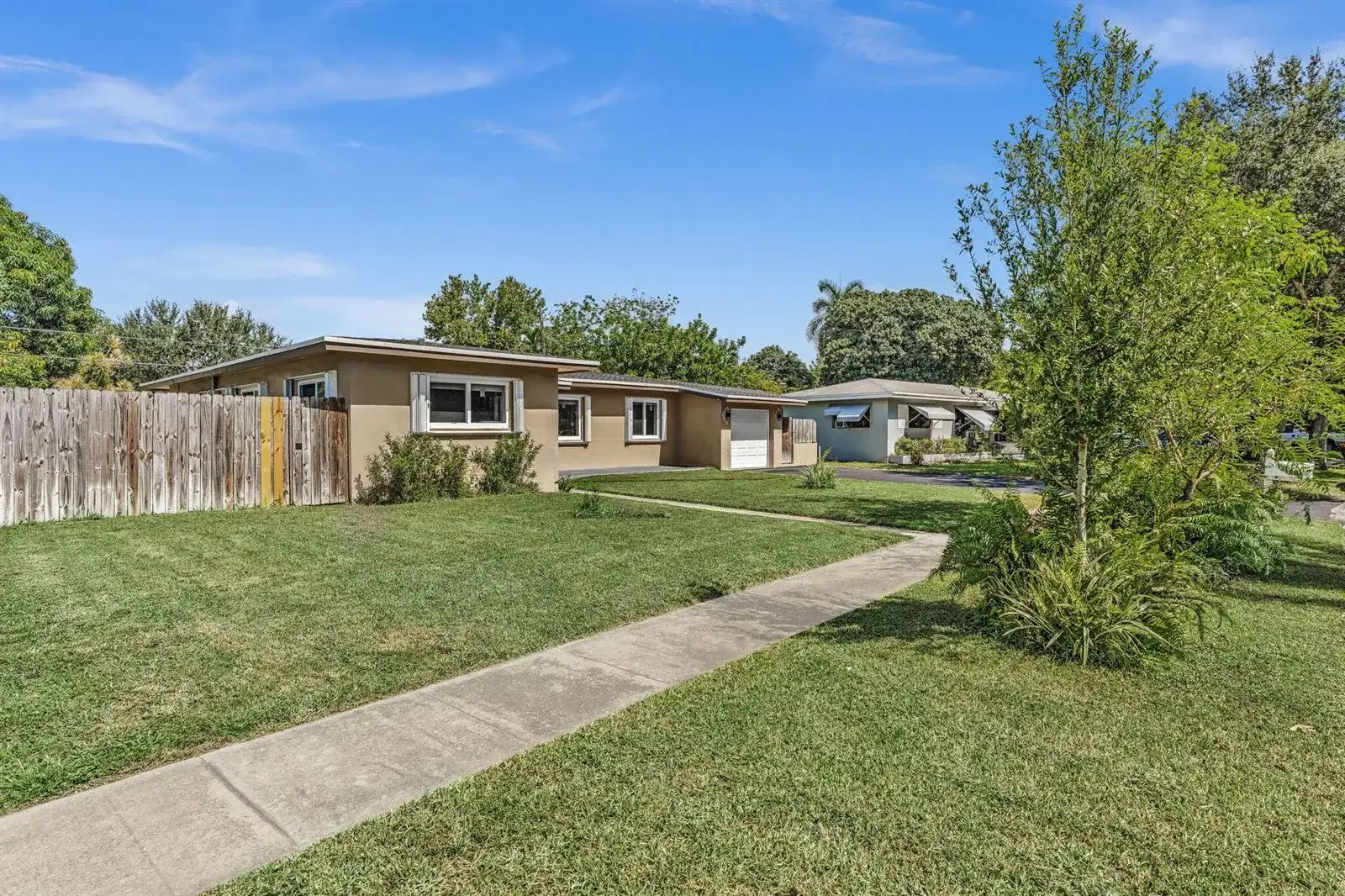 721 FAIRWAY Drive, Plantation FL 33317 photo 5