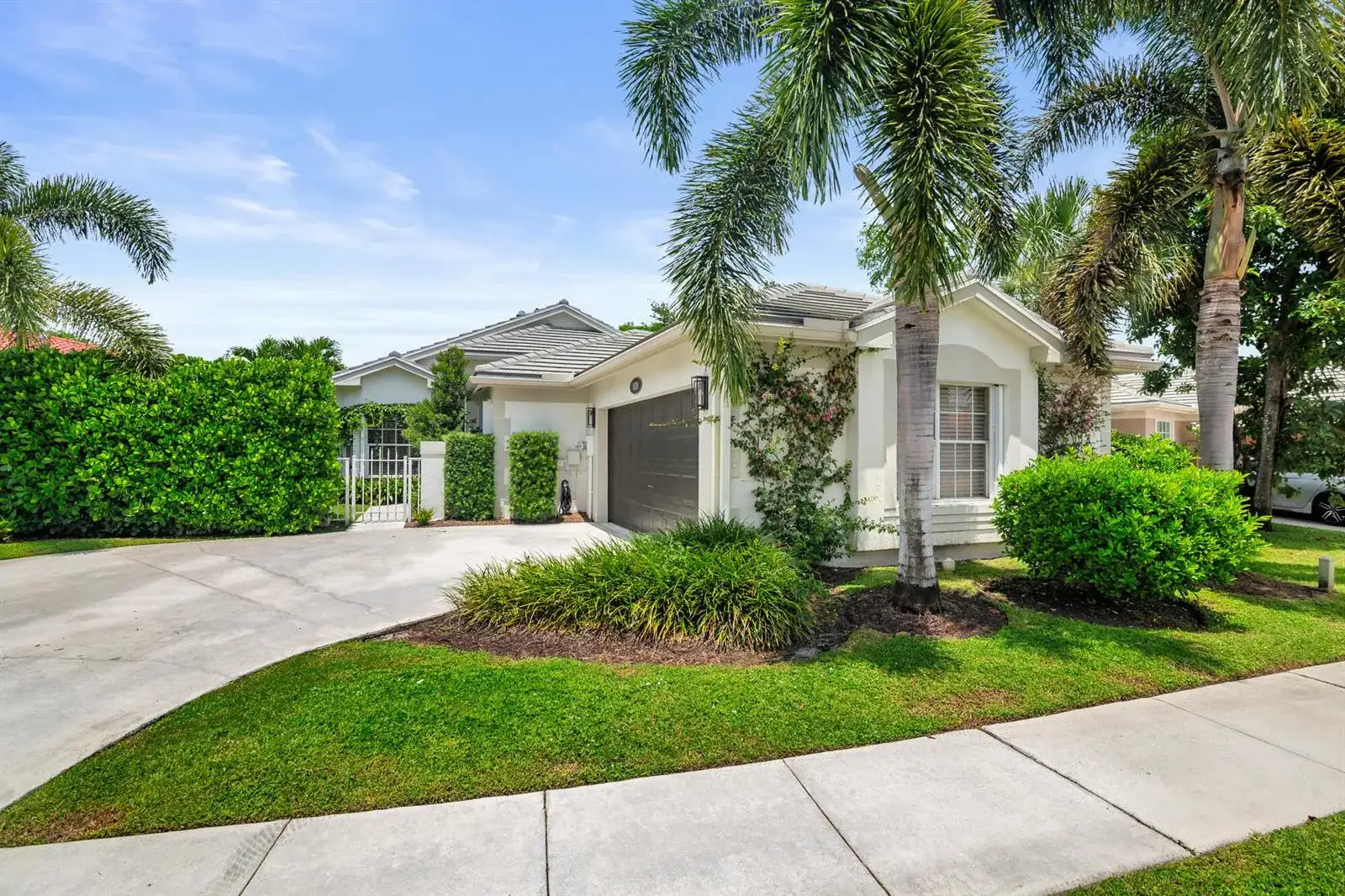 1839 S Club Drive, Wellington FL 33414 photo 2