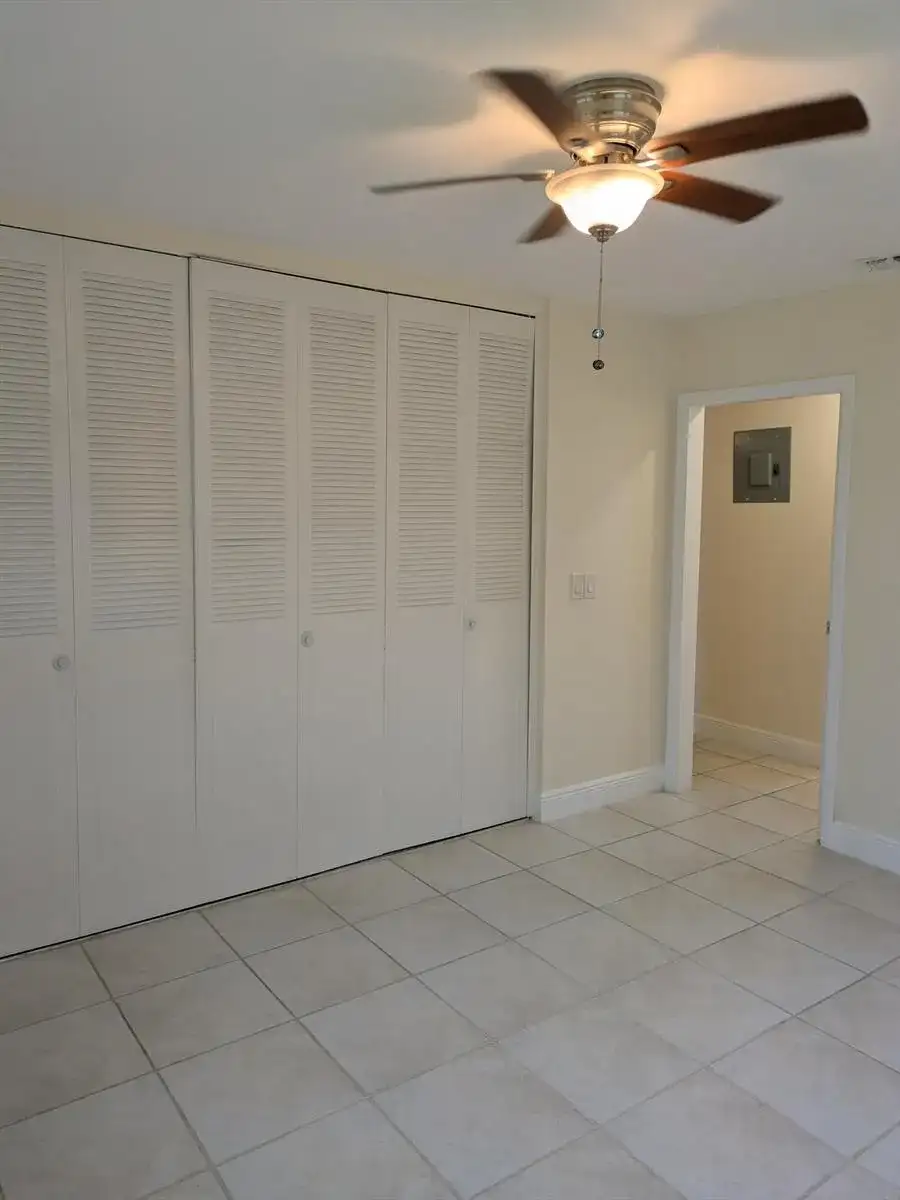 2771 Ashley Drive E # J, West Palm Beach FL 33415 photo 5