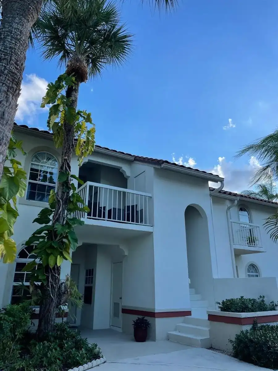 209 CYPRESS POINT Drive, Palm Beach Gardens FL 33418