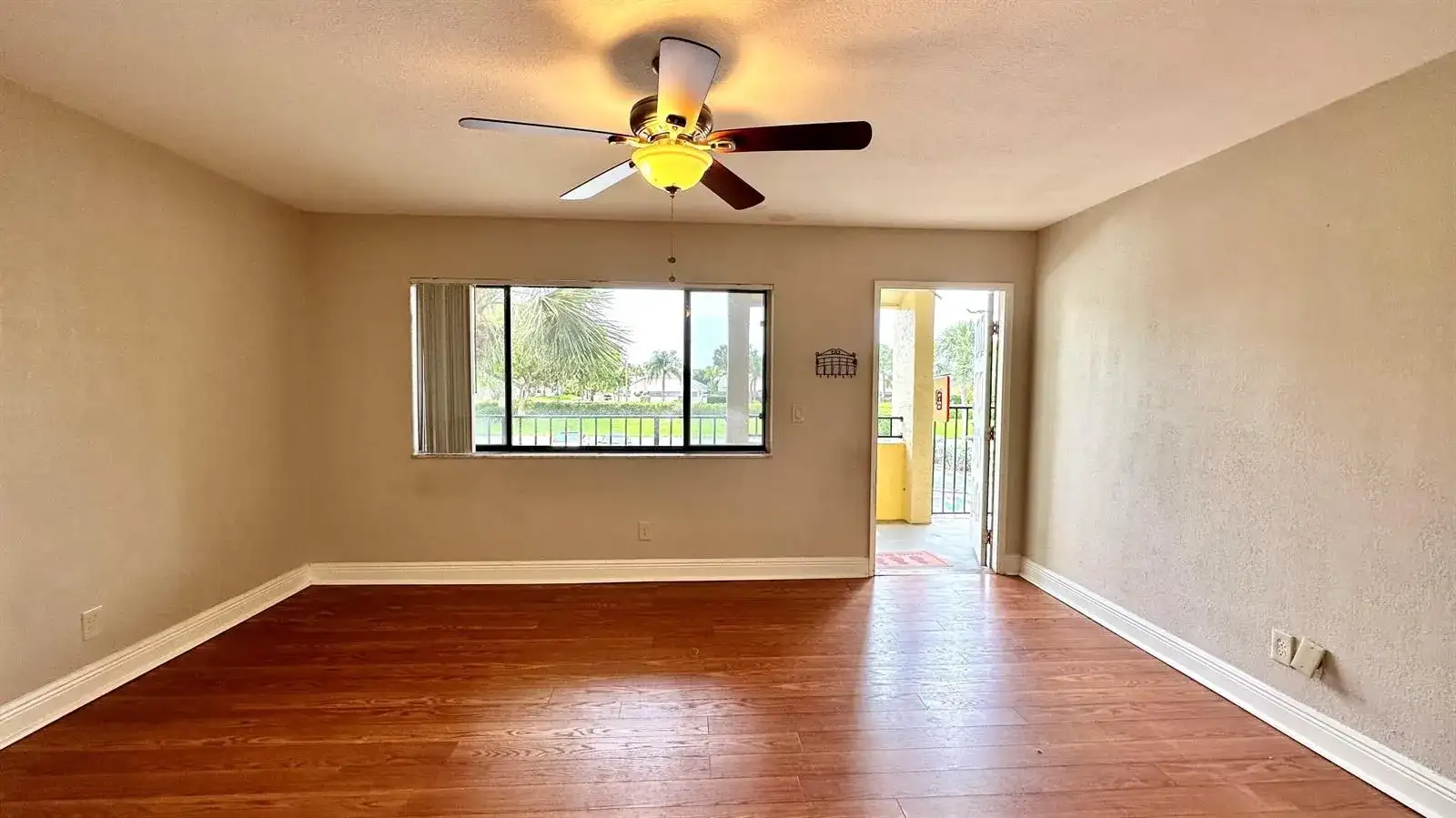 1632 Meadows Circle W, Boynton Beach FL 33436 photo 3