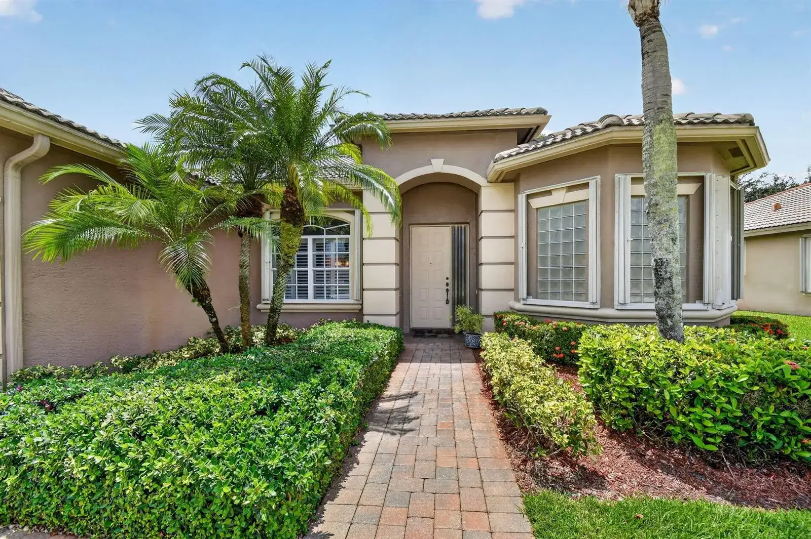 9574 LANTERN BAY Circle, West Palm Beach FL 33411 photo 2