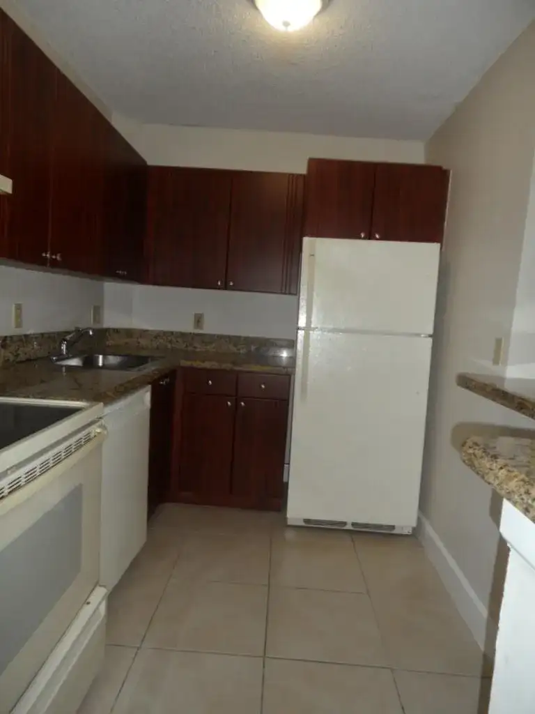 10773 CLEARY Boulevard # 110, Plantation FL 33324 photo 3