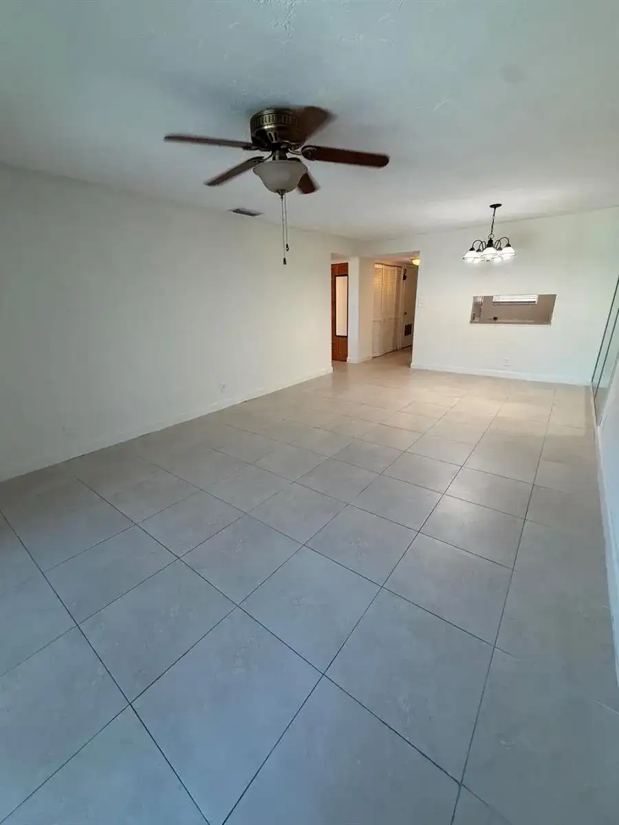 5515 N LAKEWOOD Circle N # 124, Margate FL 33063 photo 4