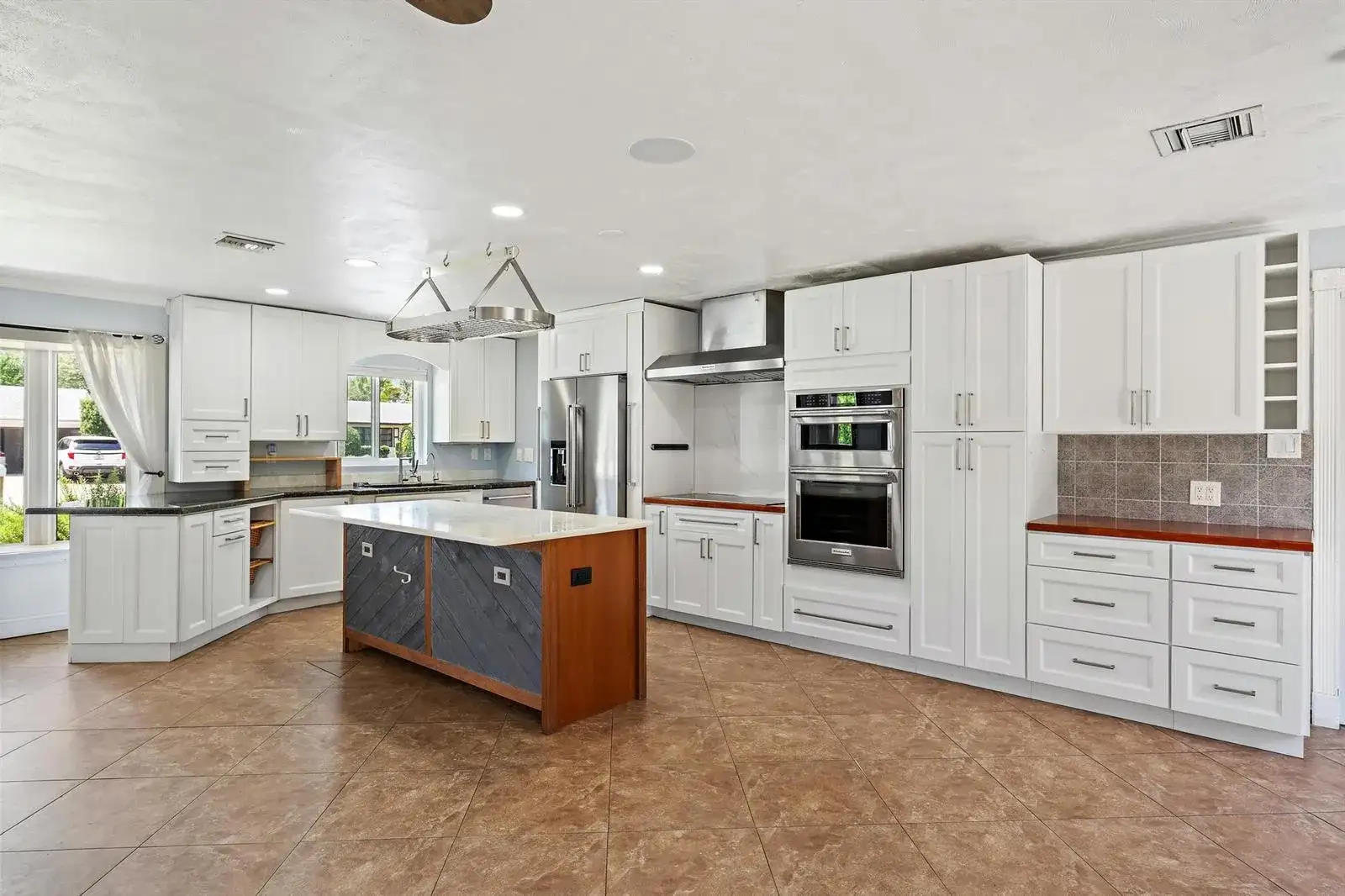 1 WINDSOR Road W, Jupiter FL 33469 photo 2