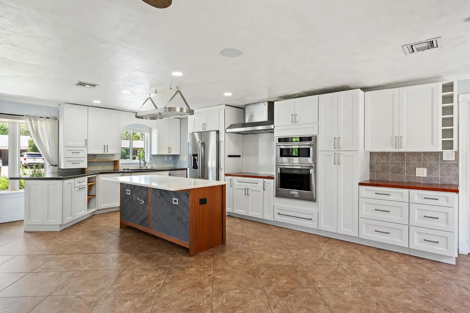 1 WINDSOR Road W, Jupiter FL 33469