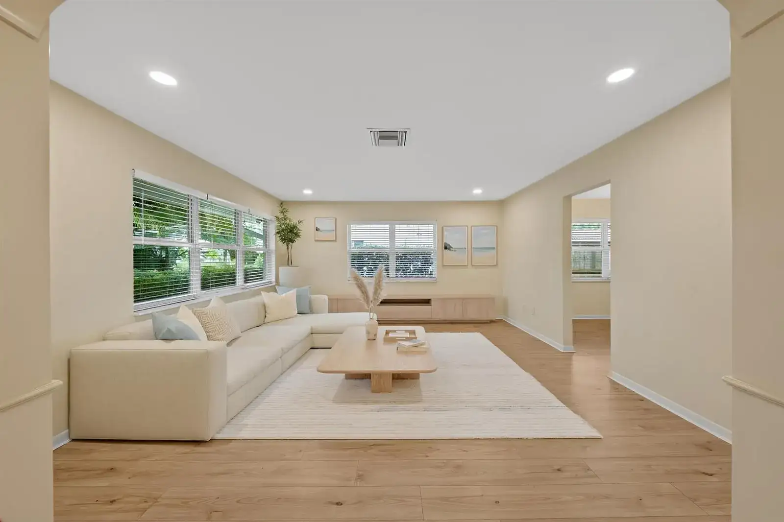 129 Alhambra Place, West Palm Beach FL 33405 photo 4