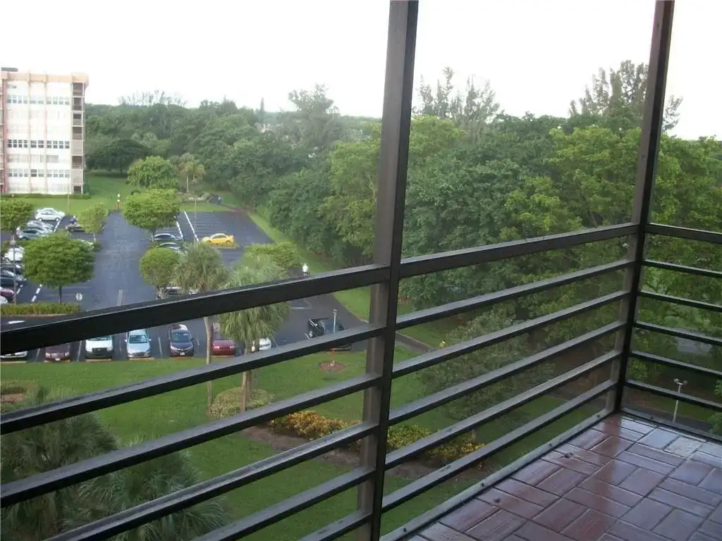 1000 SAINT CHARLES Place # 701, Pembroke Pines FL 33026