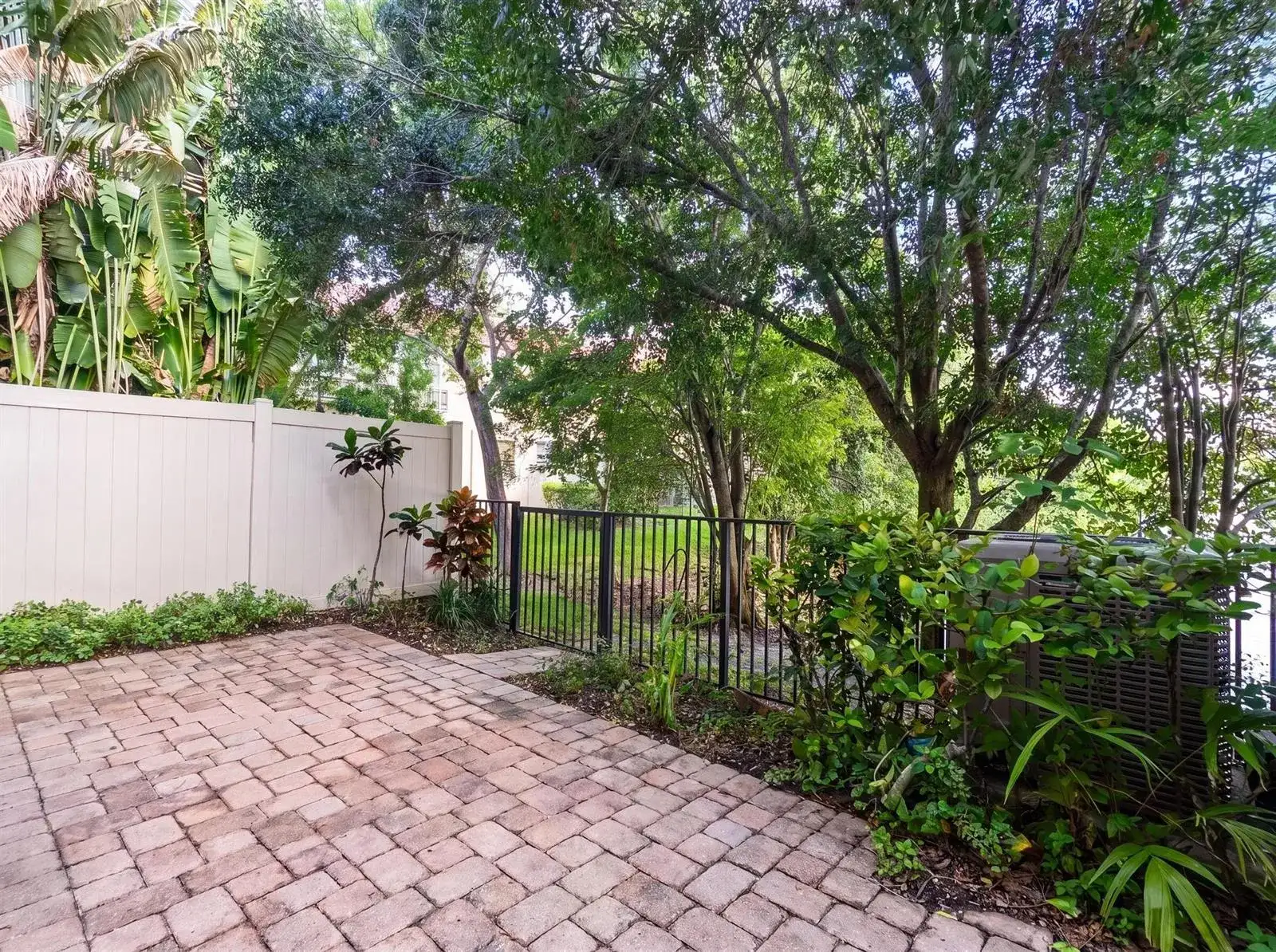 301 LAKE MONTEREY Circle, Boynton Beach FL 33426 photo 5