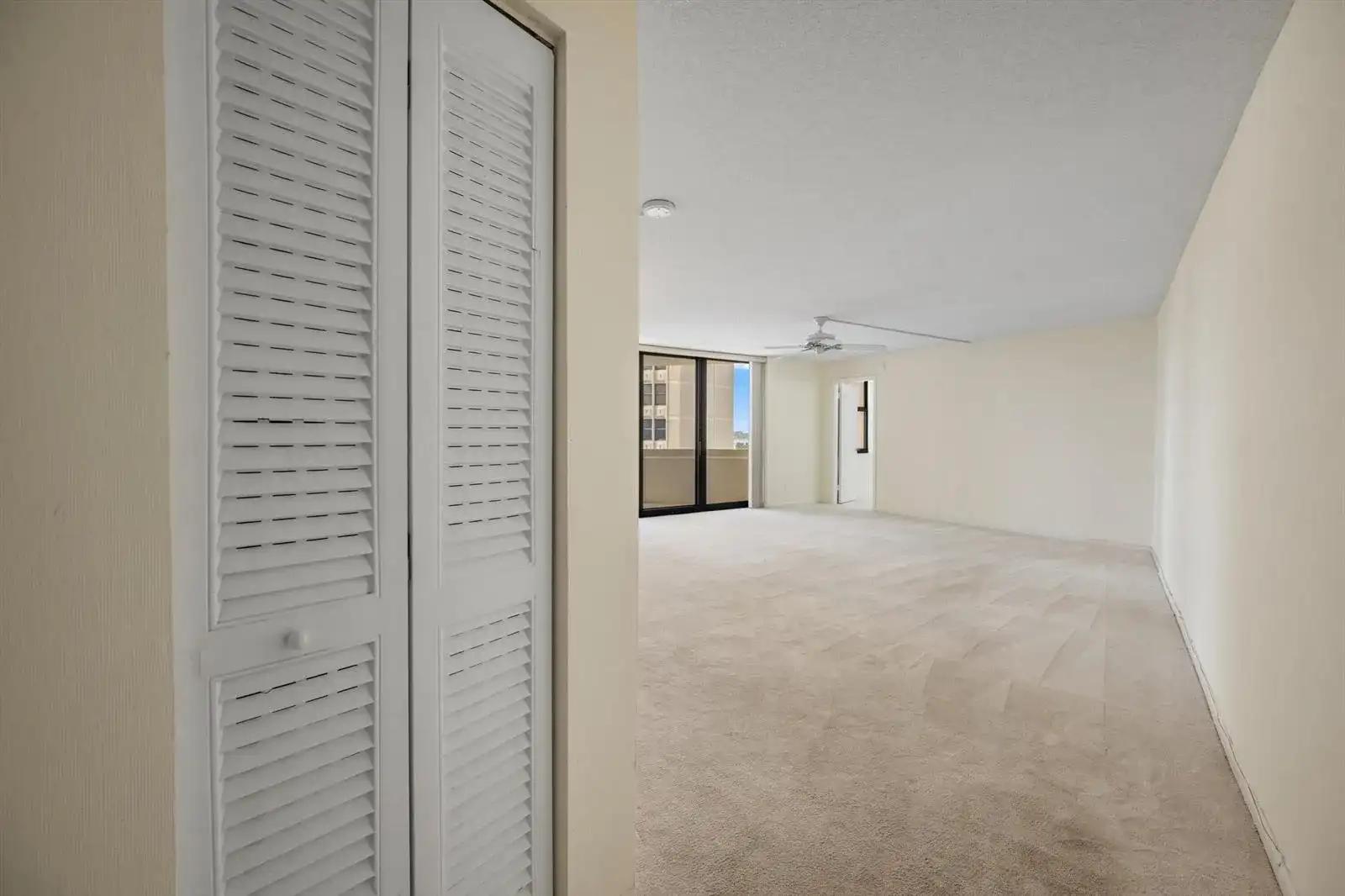 2800 N Ocean Drive # 8B, Riviera Beach FL 33404