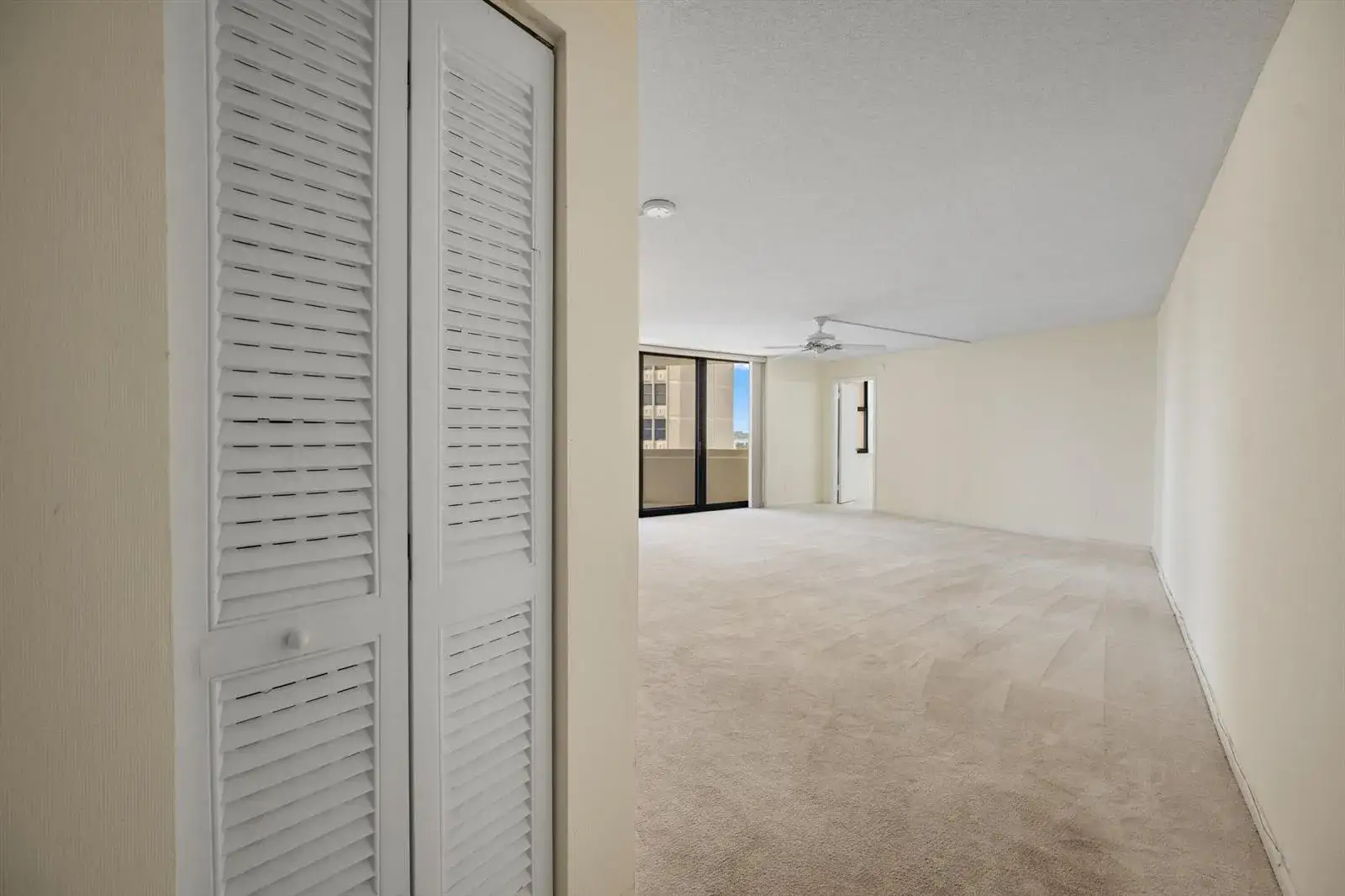2800 N Ocean Drive # 8B, Riviera Beach FL 33404