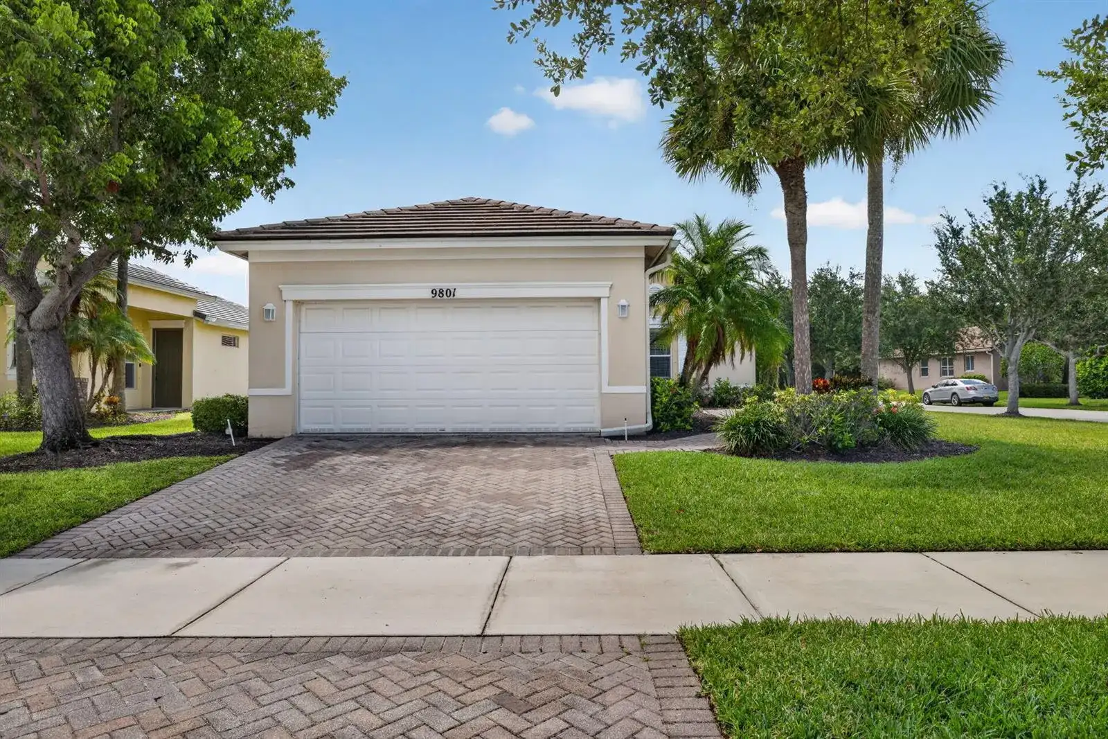 9801 SW Glenbrook Drive, Port St. Lucie FL 34987 photo 2