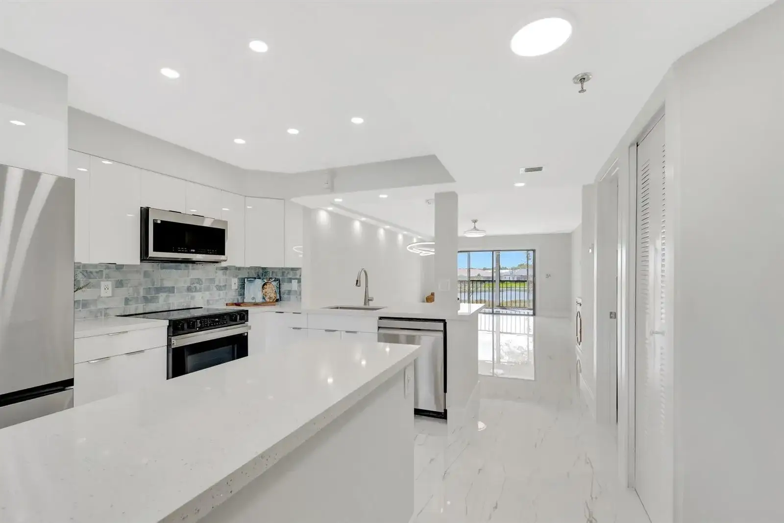 7240 Huntington Lane # 202, Delray Beach FL 33446
