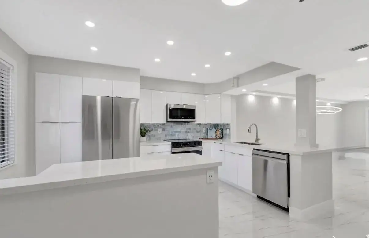7240 Huntington Lane # 202, Delray Beach FL 33446 photo 2