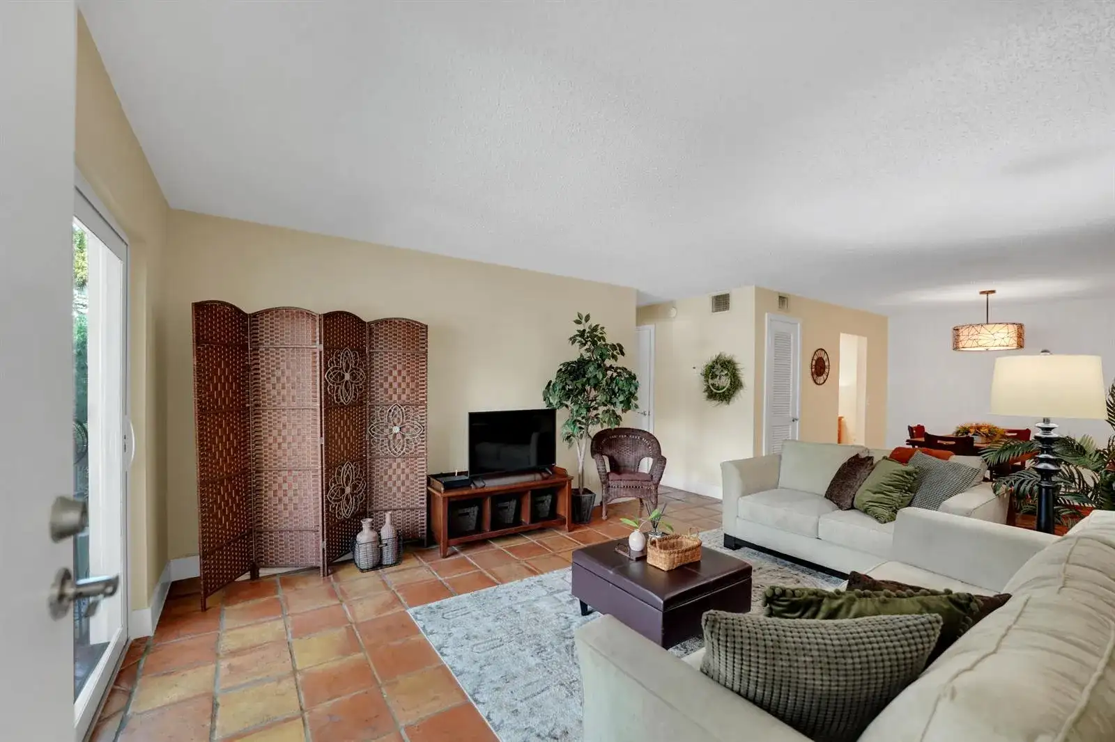 6473 BAY CLUB Drive # 1, Fort Lauderdale FL 33308 photo 2