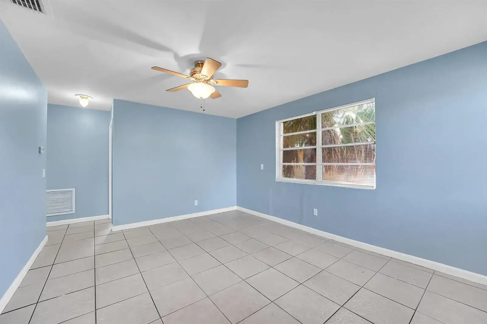 1208 W 32ND Street, Riviera Beach FL 33404 photo 5