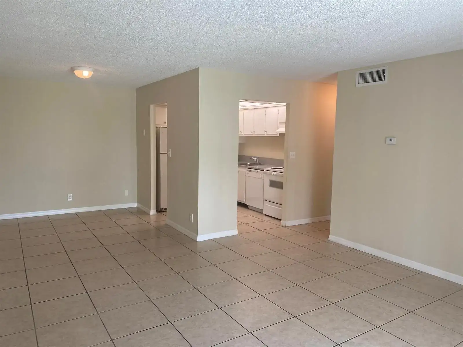 409 EXECUTIVE CENTER Drive # 211, West Palm Beach FL 33401 photo 2