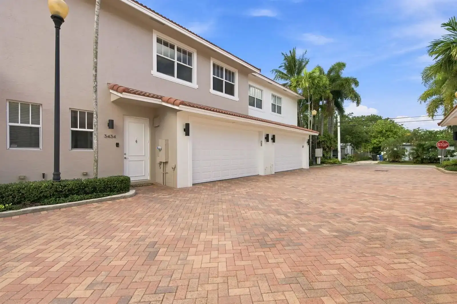 3434 NE 13TH Avenue, Oakland Park FL 33334