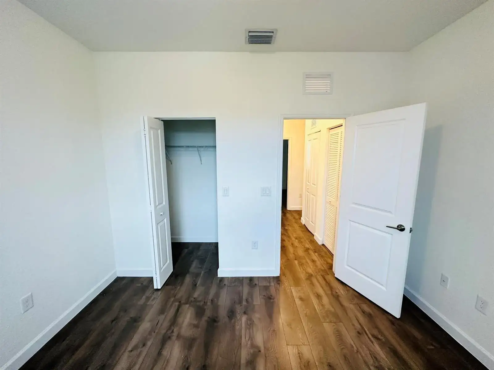 346 NE 208TH Terrace, Miami FL 33179 photo 2