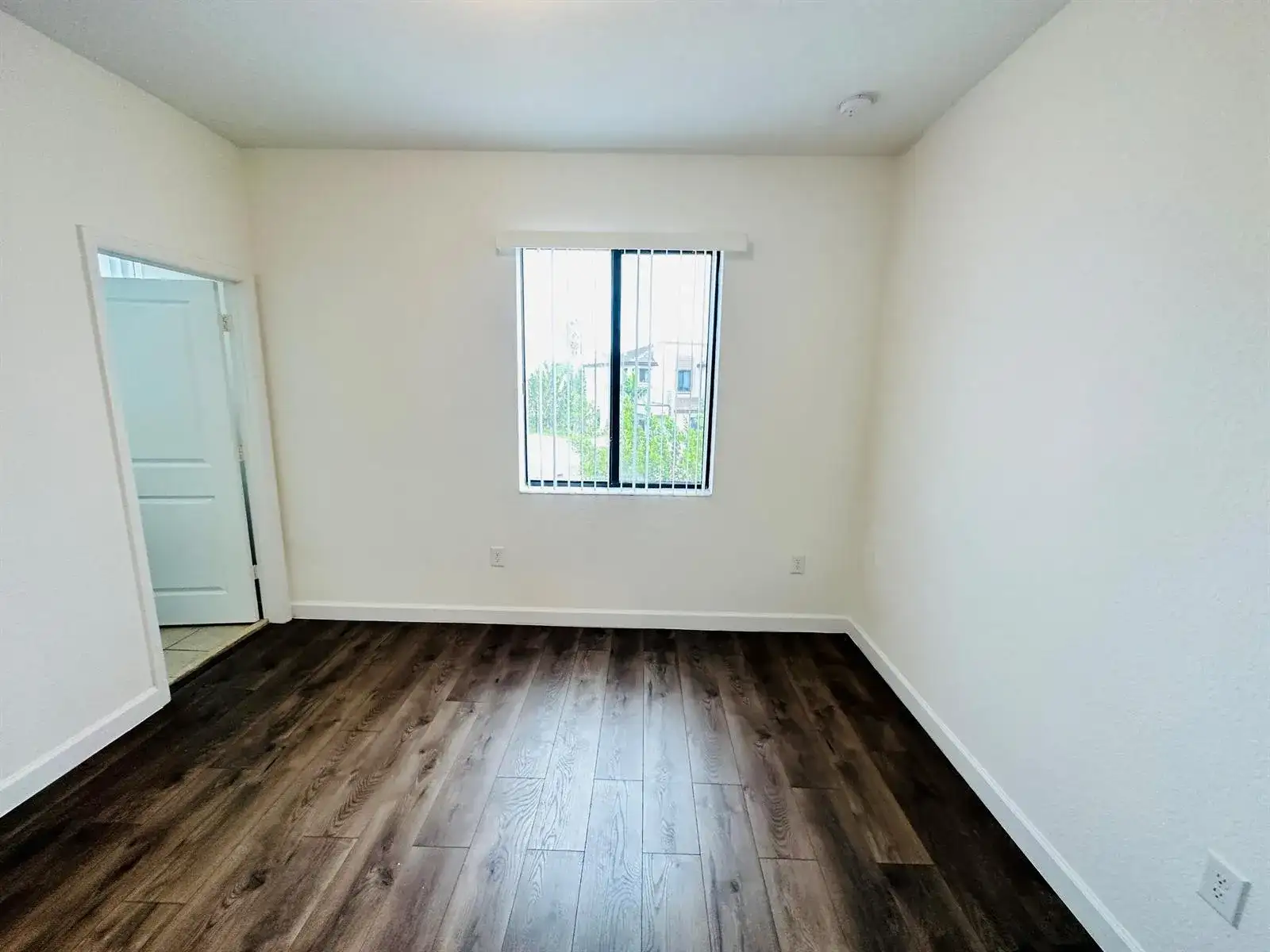 346 NE 208TH Terrace, Miami FL 33179 photo 3