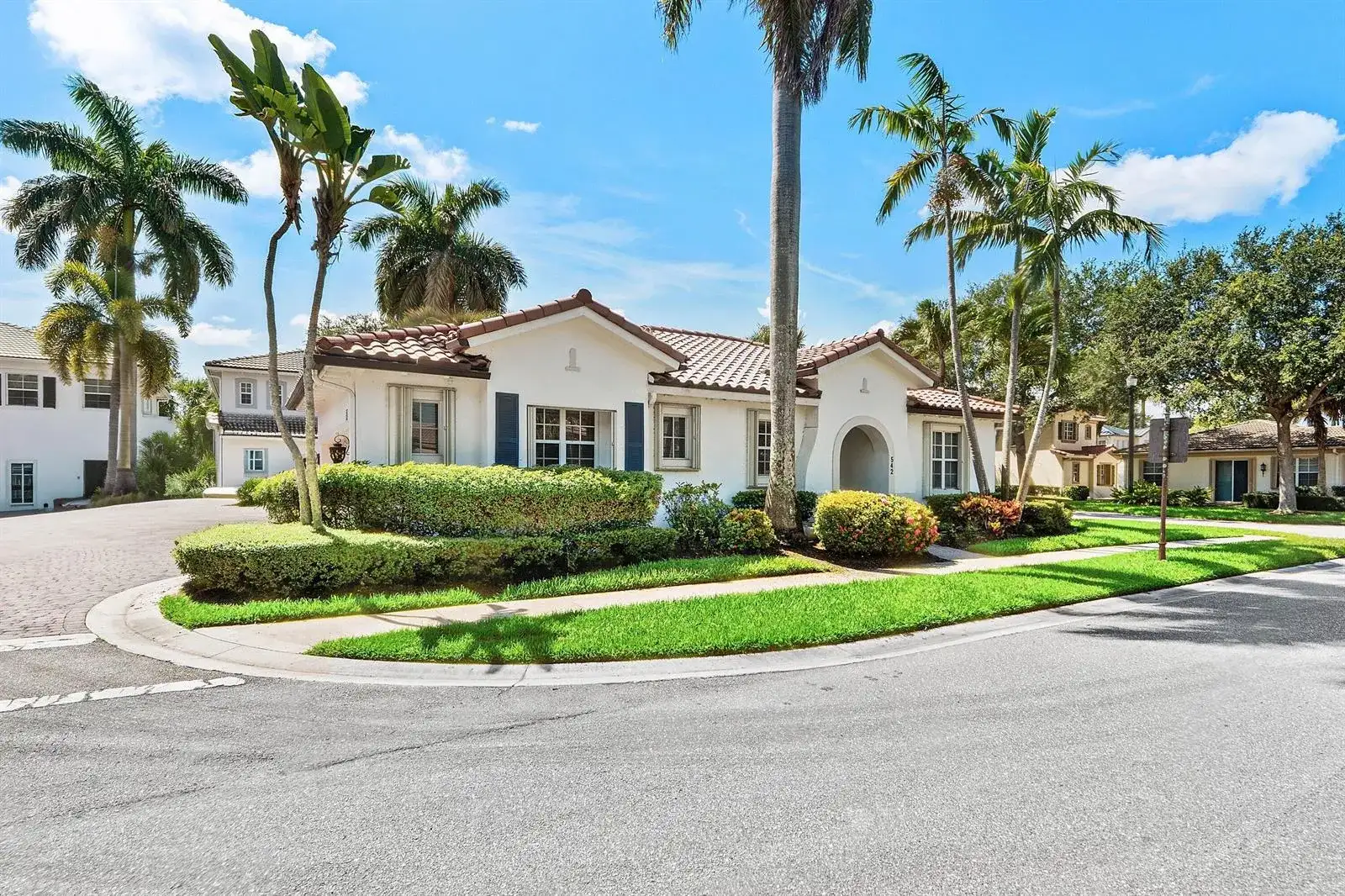 542 TOMAHAWK Court, Palm Beach Gardens FL 33410 photo 2