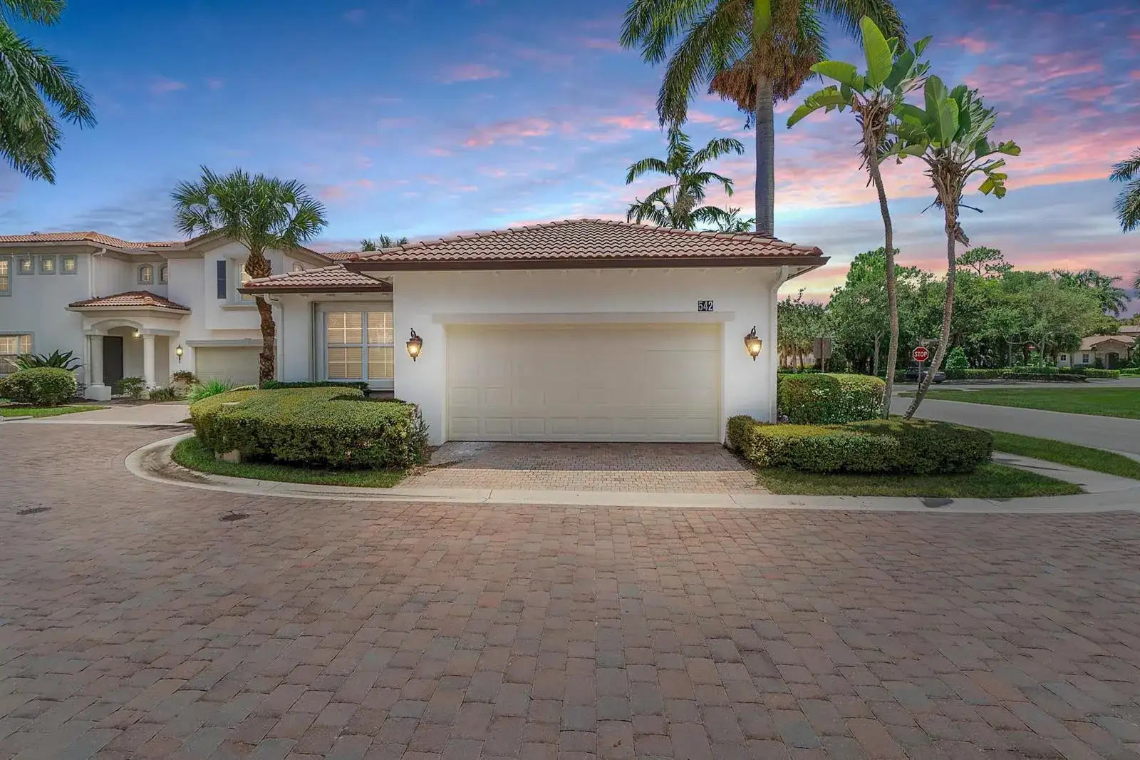542 TOMAHAWK Court, Palm Beach Gardens FL 33410 photo 4