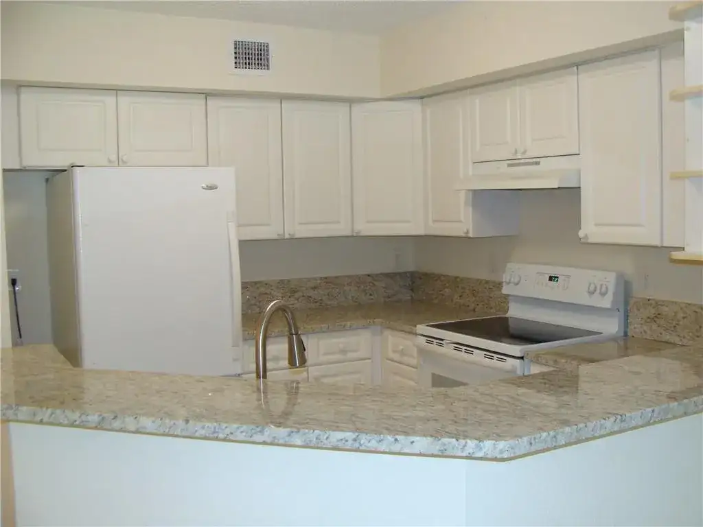 4245 S 57TH Avenue # 104W, FL 33463 photo 2