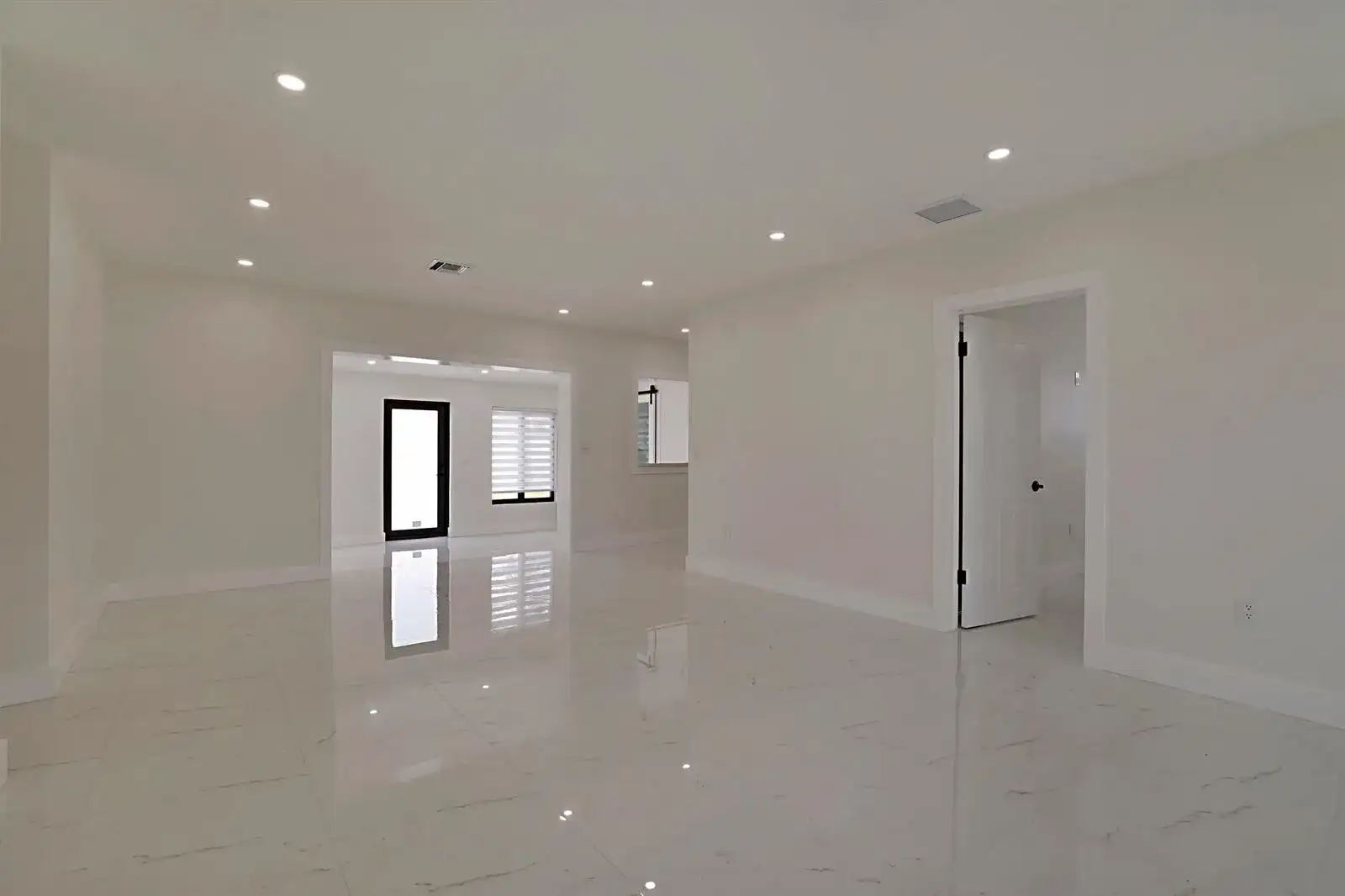 421 FONTANA Drive, Palm Springs FL 33461 photo 2