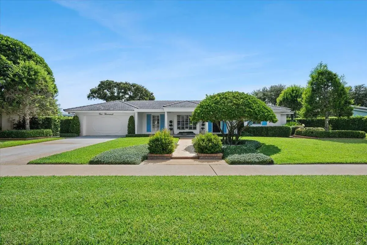 1000 Country Club Drive, North Palm Beach FL 33408 photo 2