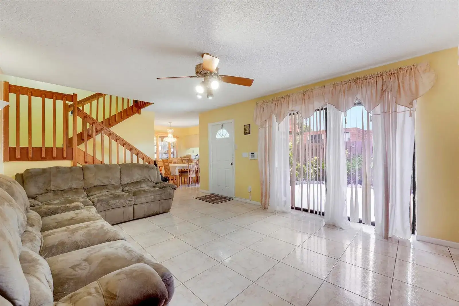8389 N Coral Circle, North Lauderdale FL 33068 photo 2