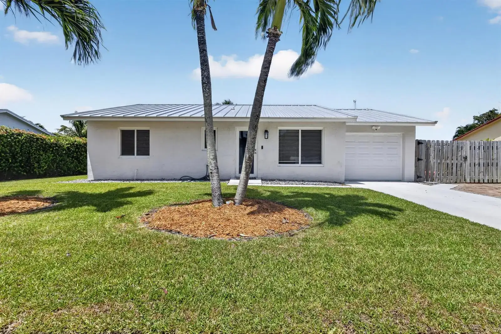 4573 Carthage Circle, Lake Worth FL 33463 photo 2