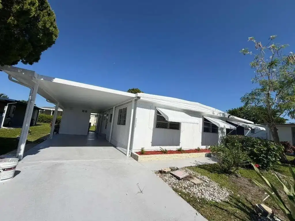 8864 Kings Drive, Boynton Beach FL 33436