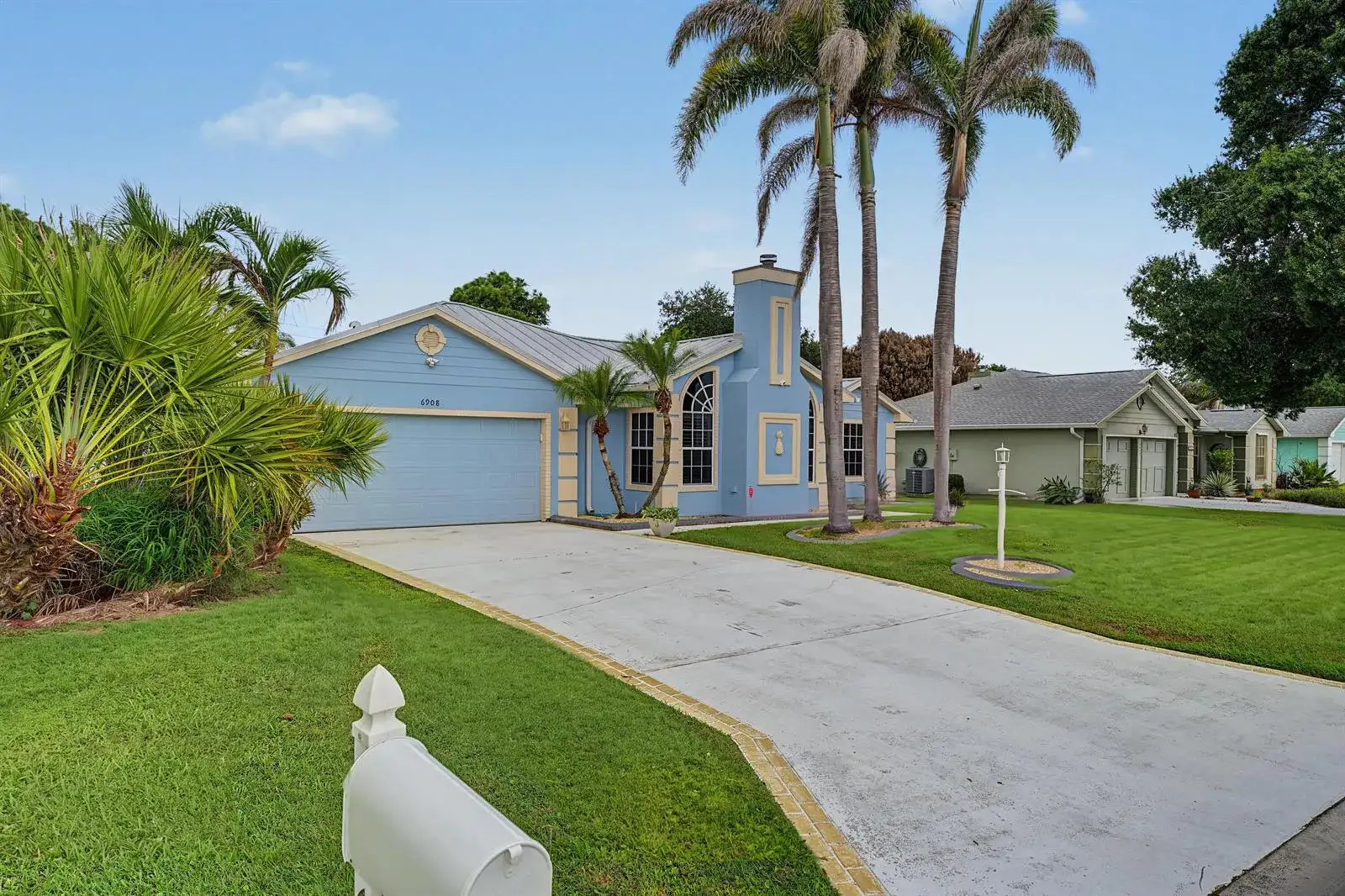 6908 Bronte Circle, Port St. Lucie FL 34952 photo 2