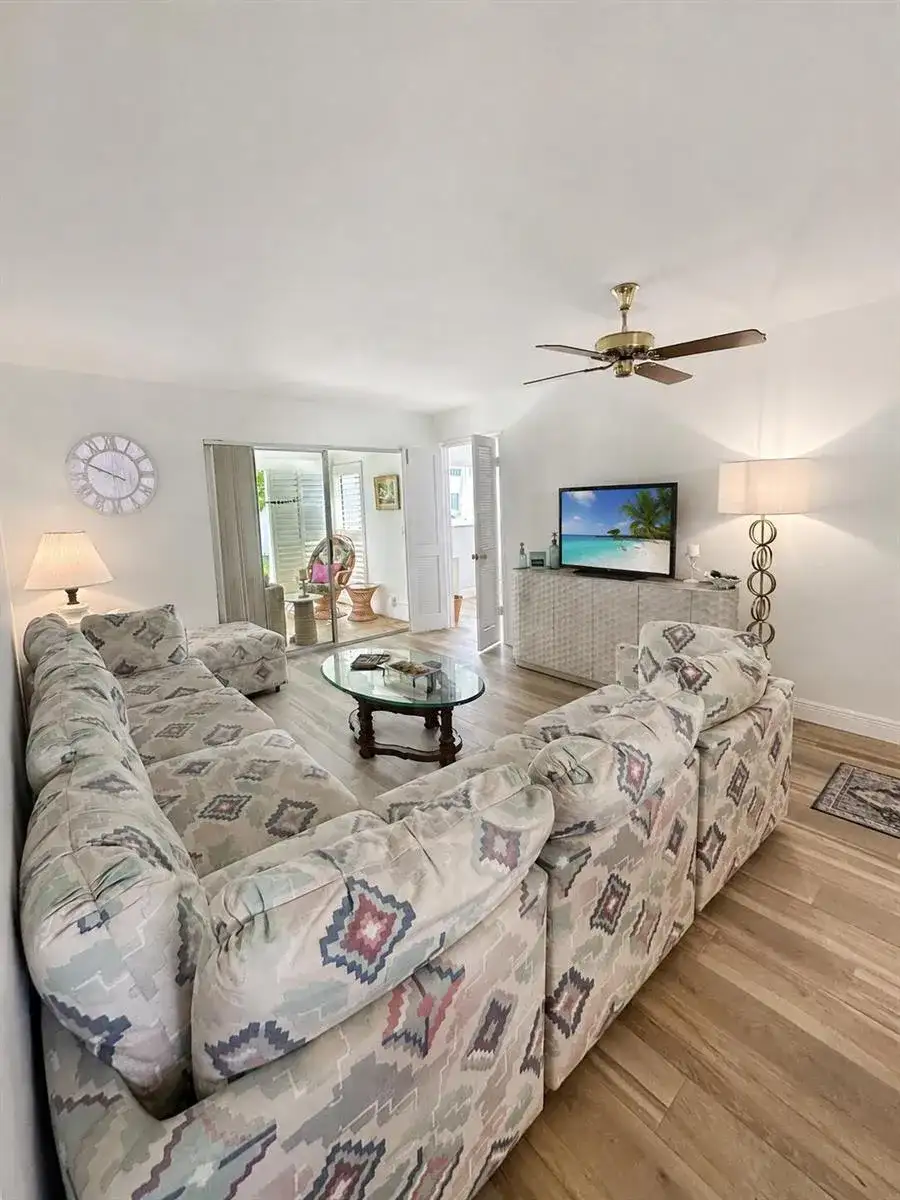 27 COLONIAL CLUB Drive # 105, Boynton Beach FL 33435 photo 3