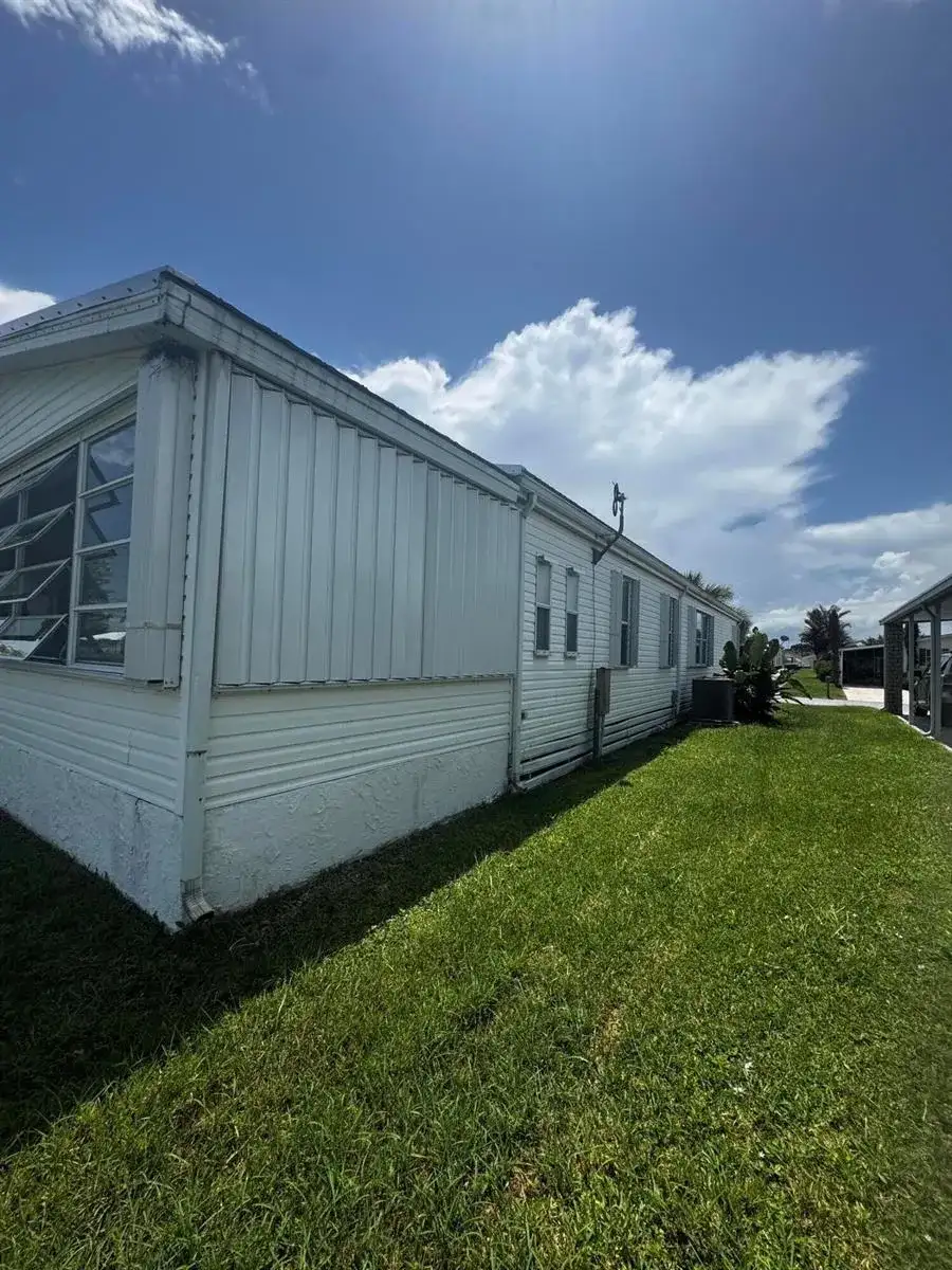 6732 Sinsonte Court, Fort Pierce FL 34951 photo 4