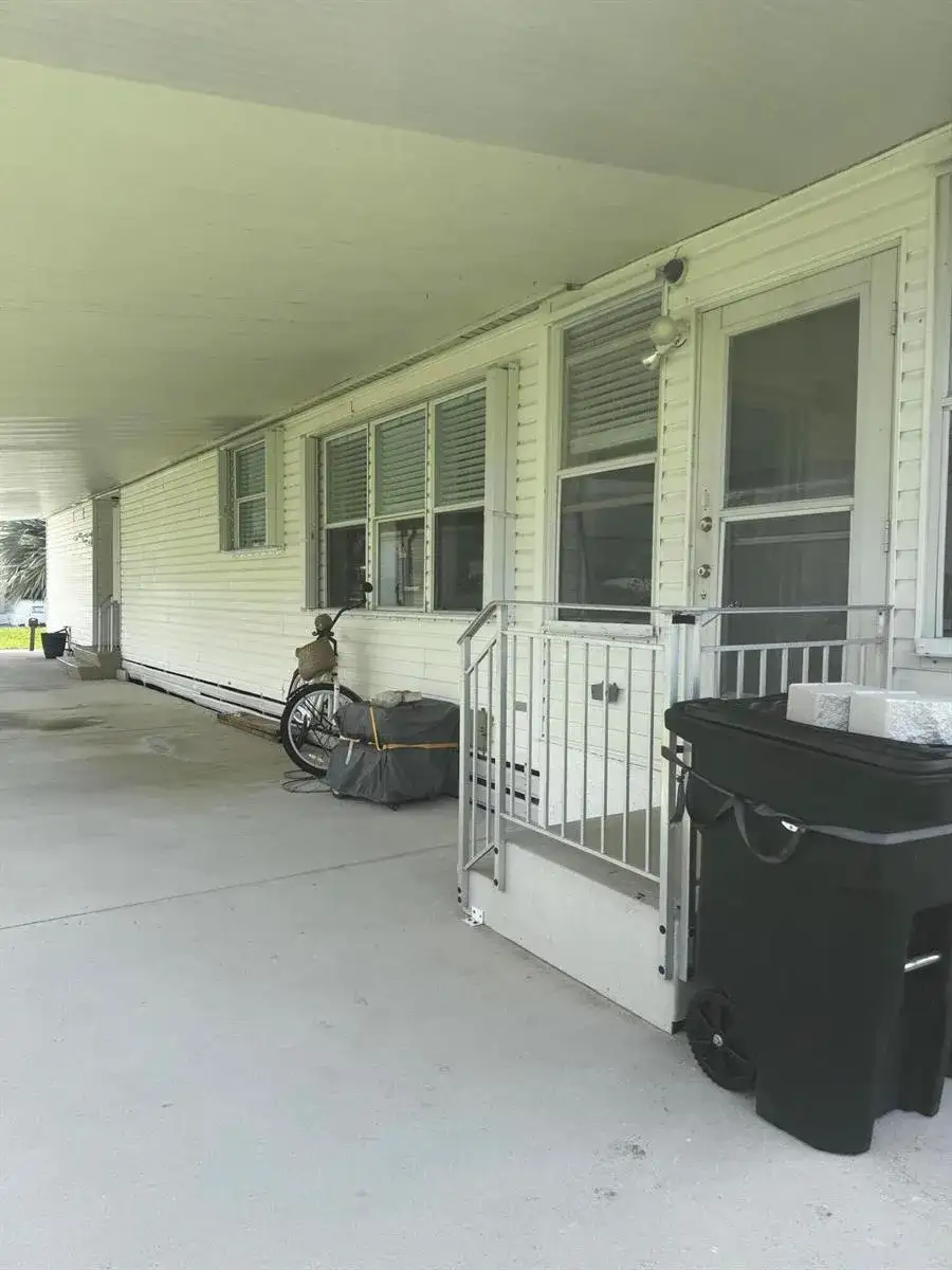 6732 Sinsonte Court, Fort Pierce FL 34951 photo 5