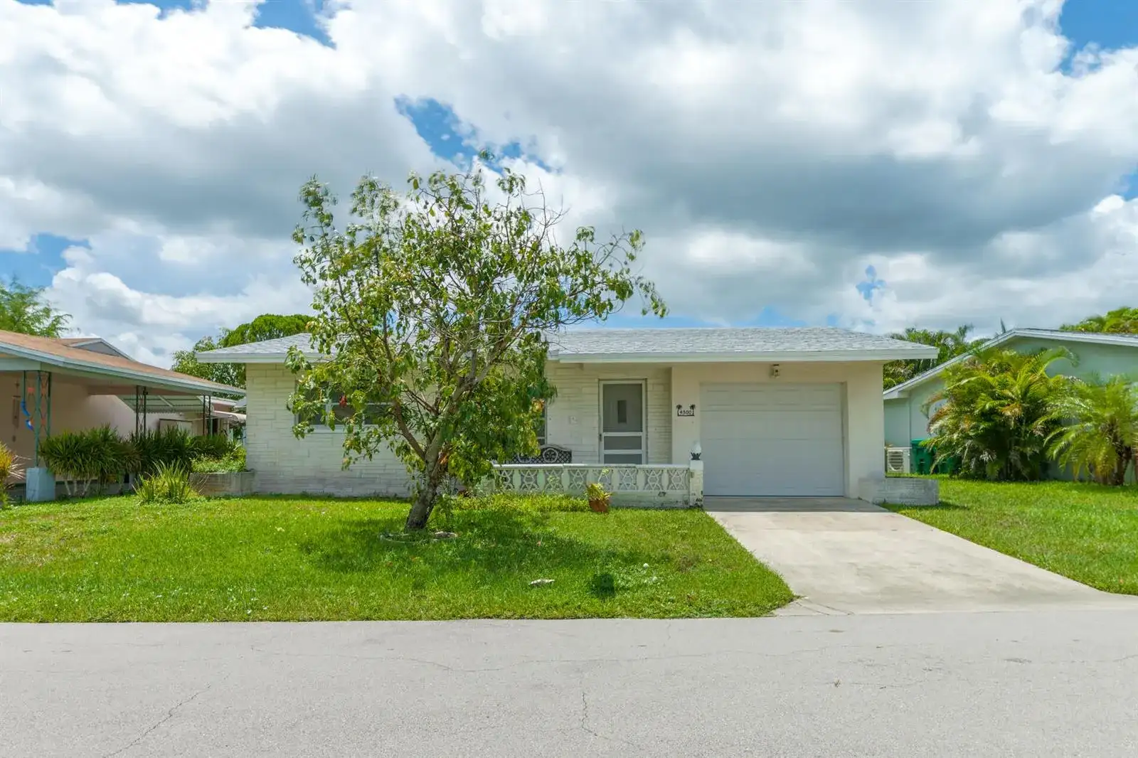 4500 NW 47th Court, Tamarac FL 33319 photo 2
