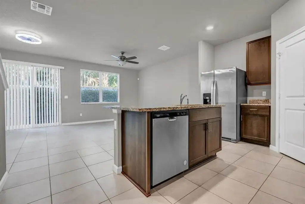 5659 Enclave Drive, Mangonia Park FL 33407 photo 3