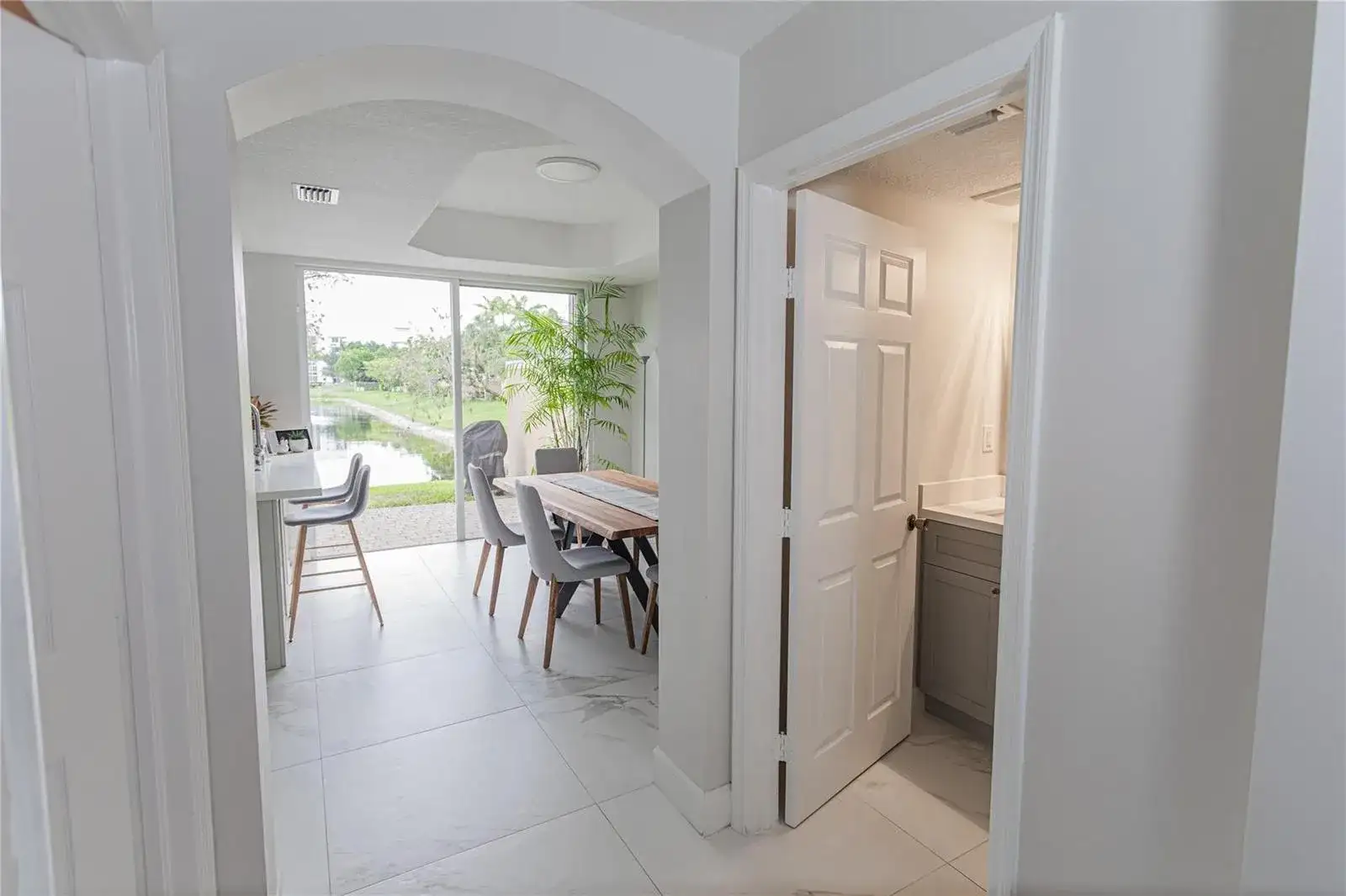 14387 SW 9th Court, Pembroke Pines FL 33027 photo 4