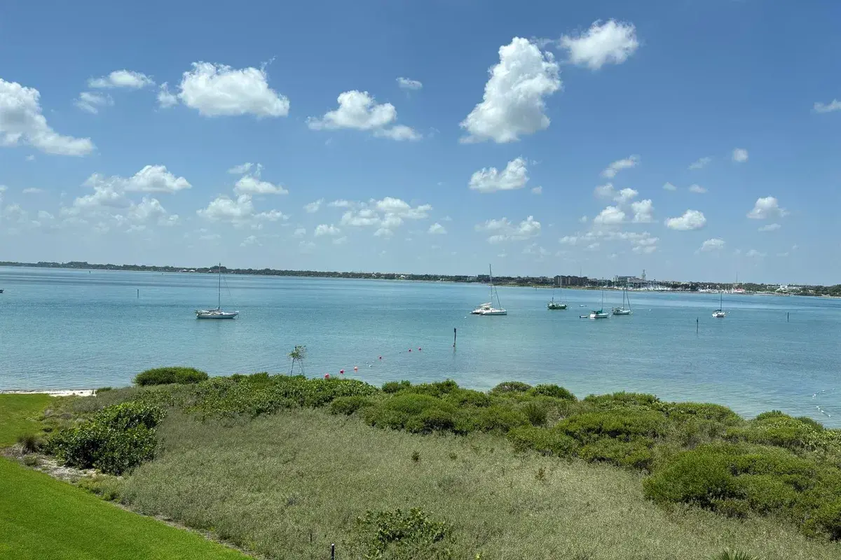 31 HARBOUR ISLE Drive W, Fort Pierce FL 34949