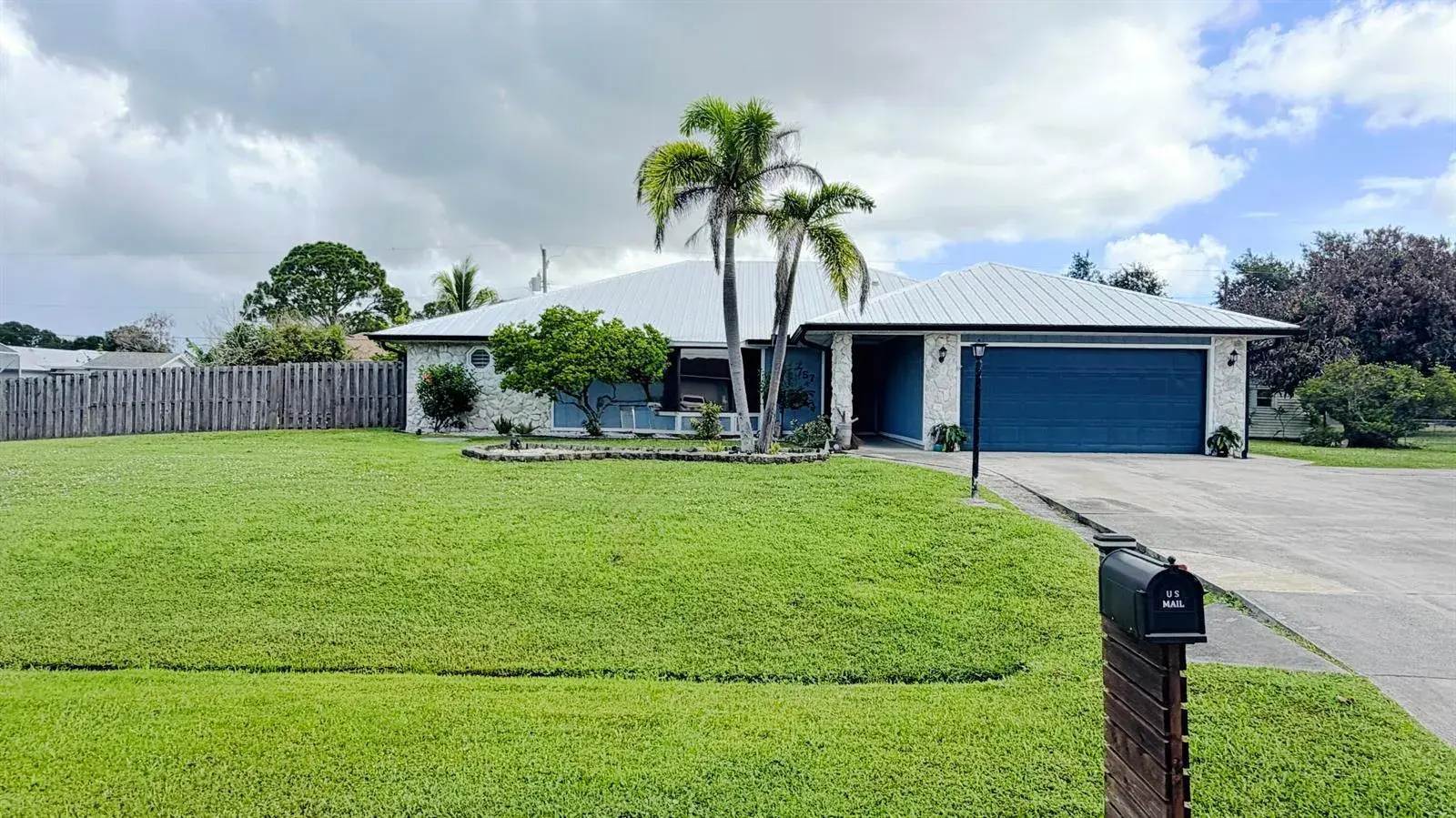 757 SE LIGHTHOUSE Avenue, Port St. Lucie FL 34983