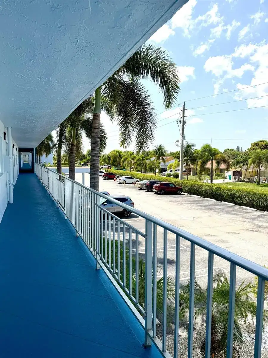 300 NE 26TH Avenue # 2010, Boynton Beach FL 33435 photo 2