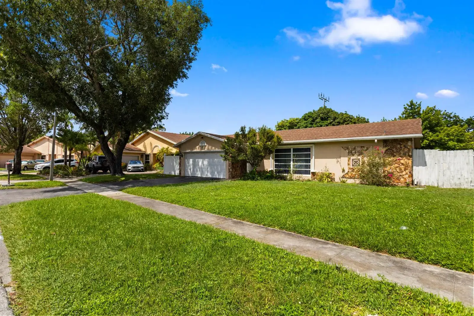 3750 NW 73rd Avenue, Lauderhill FL 33319 photo 2