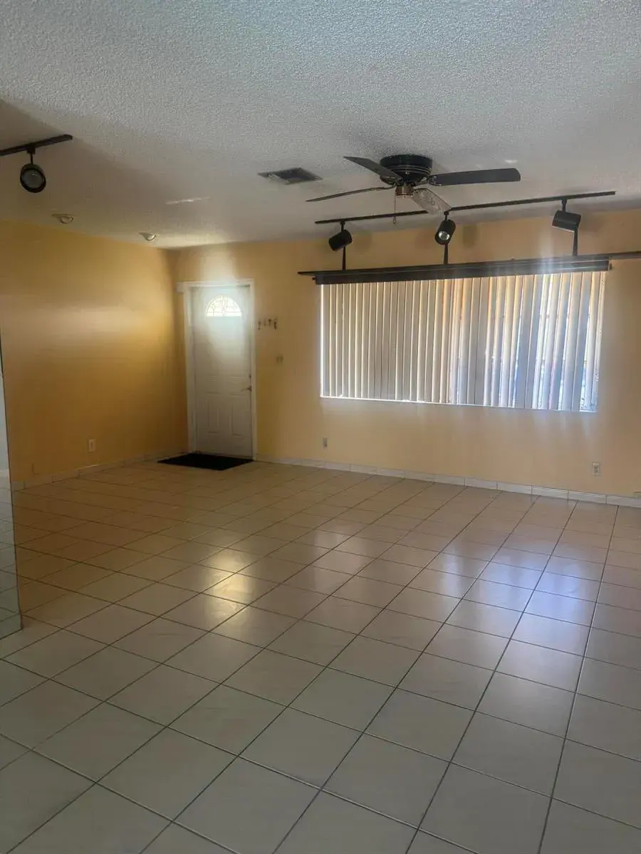 6740 NW 26TH Avenue, Fort Lauderdale FL 33309