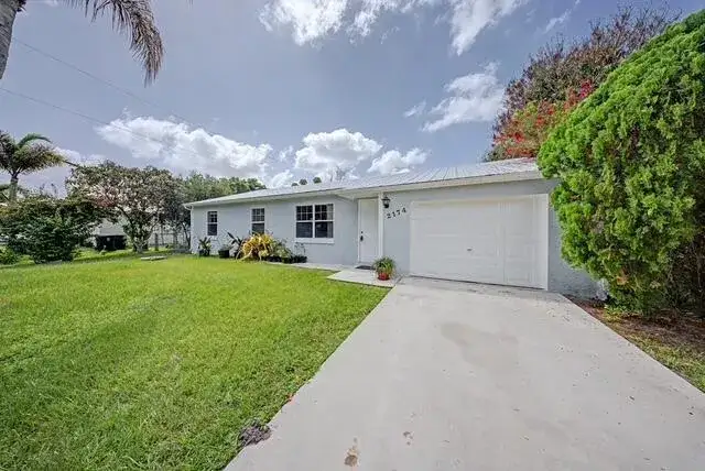 2174 SE Broward Terrace, Port St. Lucie FL 34952