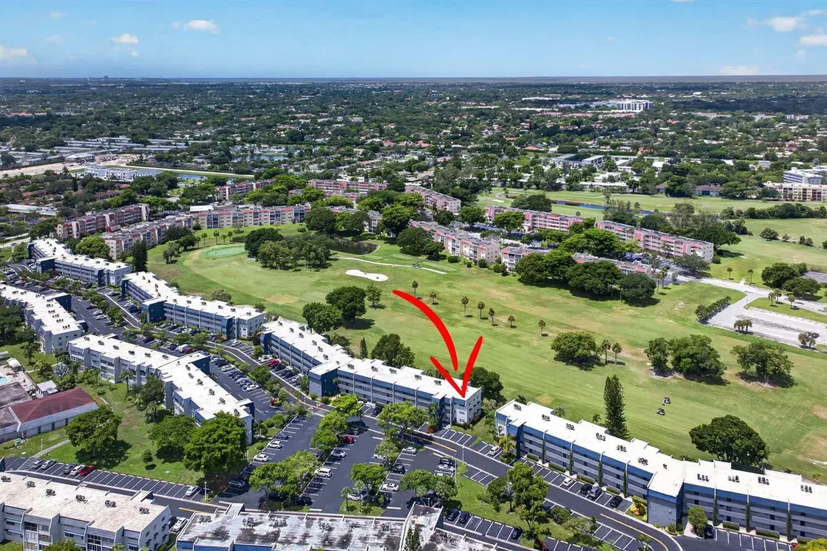 7827 GOLF CIR Drive # 301, Margate FL 33063